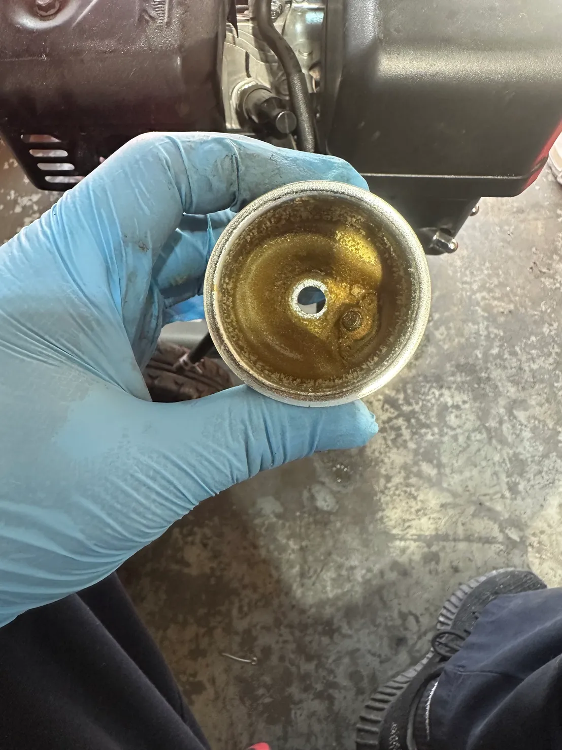 Oil filter inspection